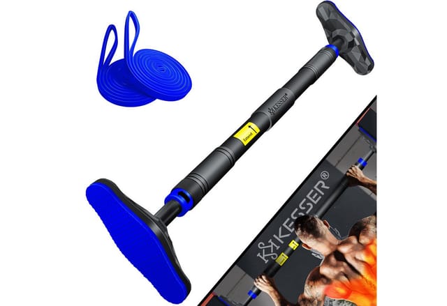 KESSER® Klimmzugstange Türrahmen verstellbar, Pull Up Bar Heimturnhalle, Reckstange ohne Schrauben/Bohren, 68-106 cm Ausziehbar, Tragfähigkeit bis zu 300Kg & rutschfeste Griffe, inkl. Resistenzbänder
