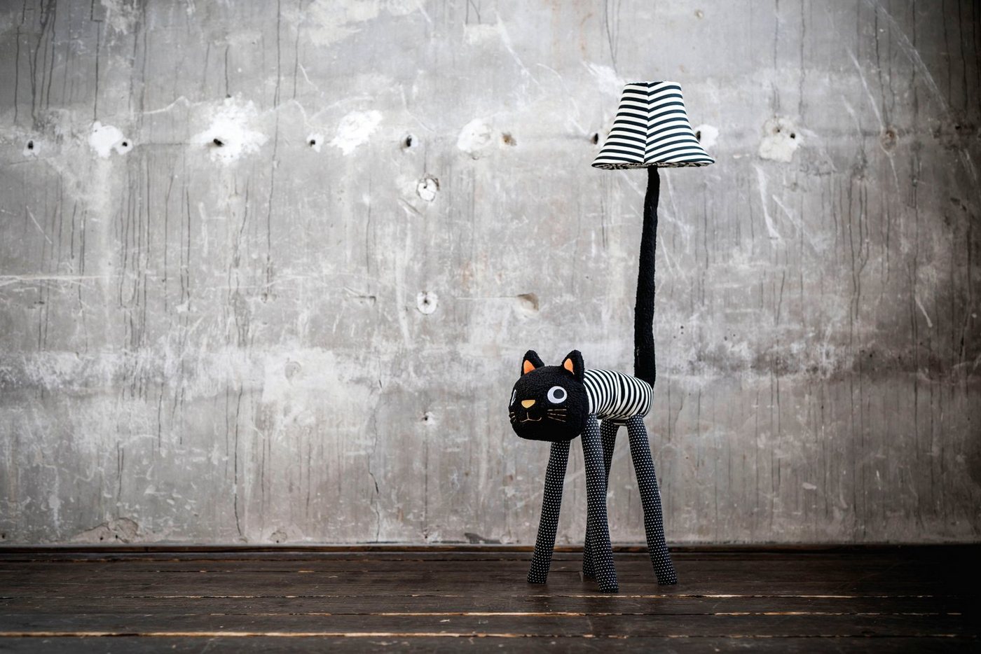 Happy Lamps for smiling eyes LED Stehlampe Luna die Katze, LED fest integriert, Neutralweiß, Hochwertig, Einzigartig, Tiermotiv Bild 3