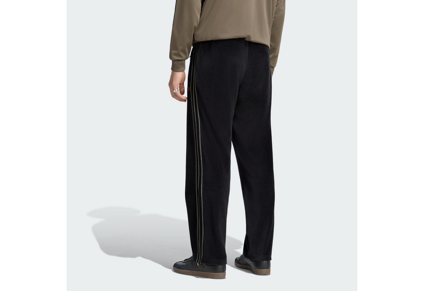 adidas Originals Trainingshose FIREBIRD TRAININGSHOSE, VELOURS (1-tlg) Bild 4