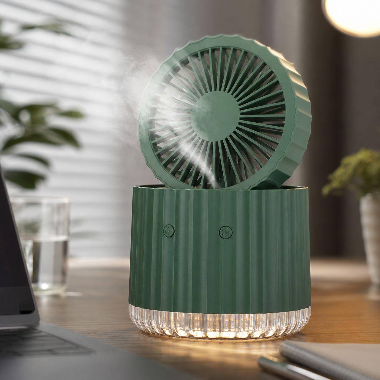 Wiederaufladbarer Usb-c-tischventilator Mit Sprühfunktion, 3 Leisen Geschwindigkeitsstufen, Umgebungslicht Und 380-ml-wassertank, Pfauengrün