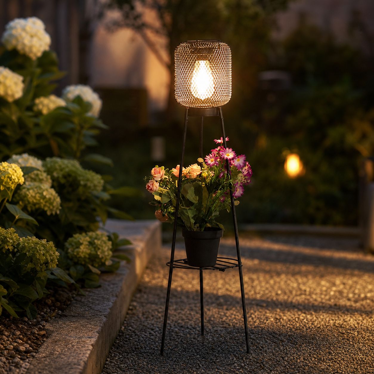 Solar-gartenleuchte Mit Korb, Schwarze Schmiedeeisen-außendekoration, 80 Cm Hoch, Automatische Led-beleuchtung Für Die Terrasse