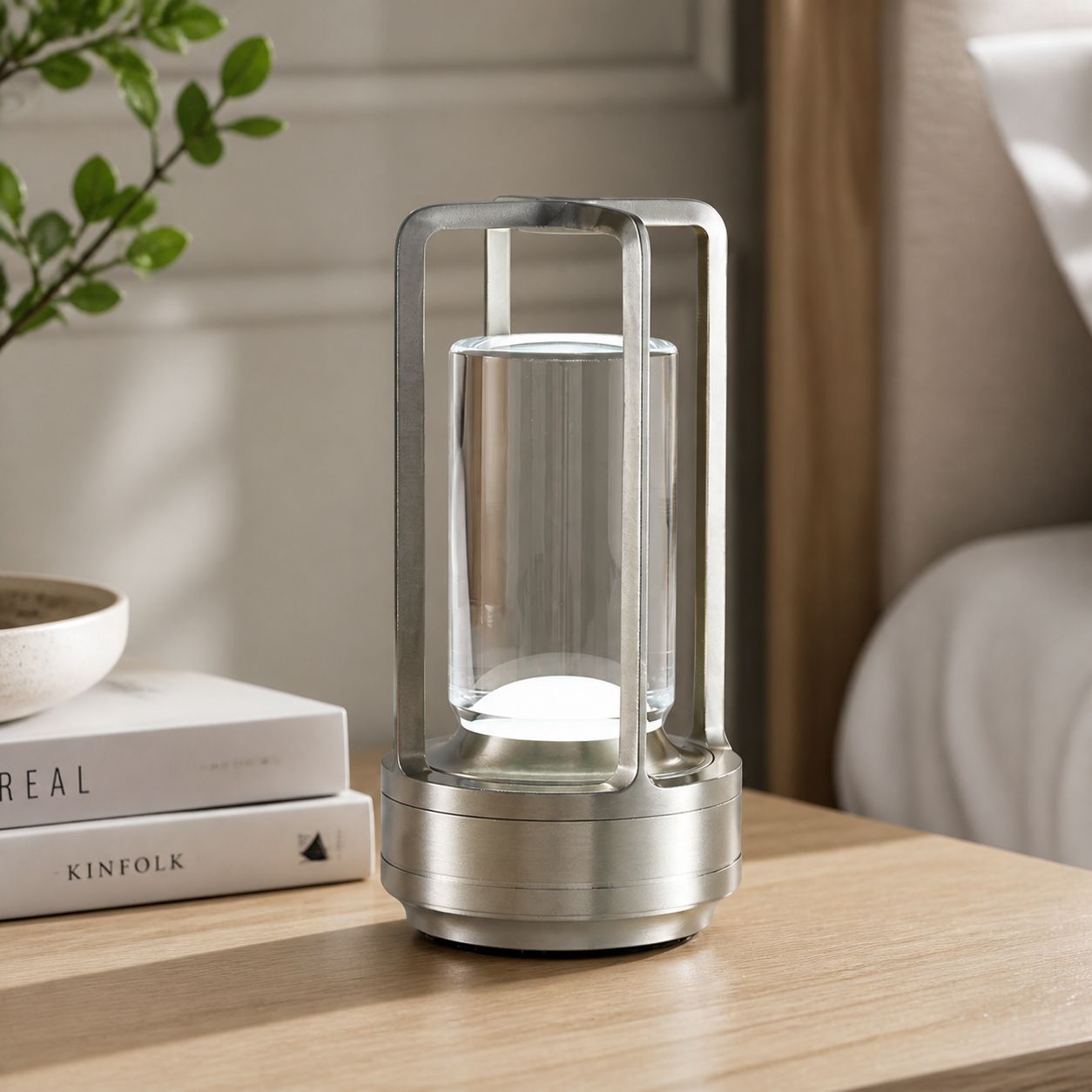 Tragbare, Wiederaufladbare Led-kreuzlampe Mit Usb-c-anschluss, Silbernes Aluminium, 3 W, Ra≥95, Blendfreies Licht, 8 Stunden Akkulaufzeit
