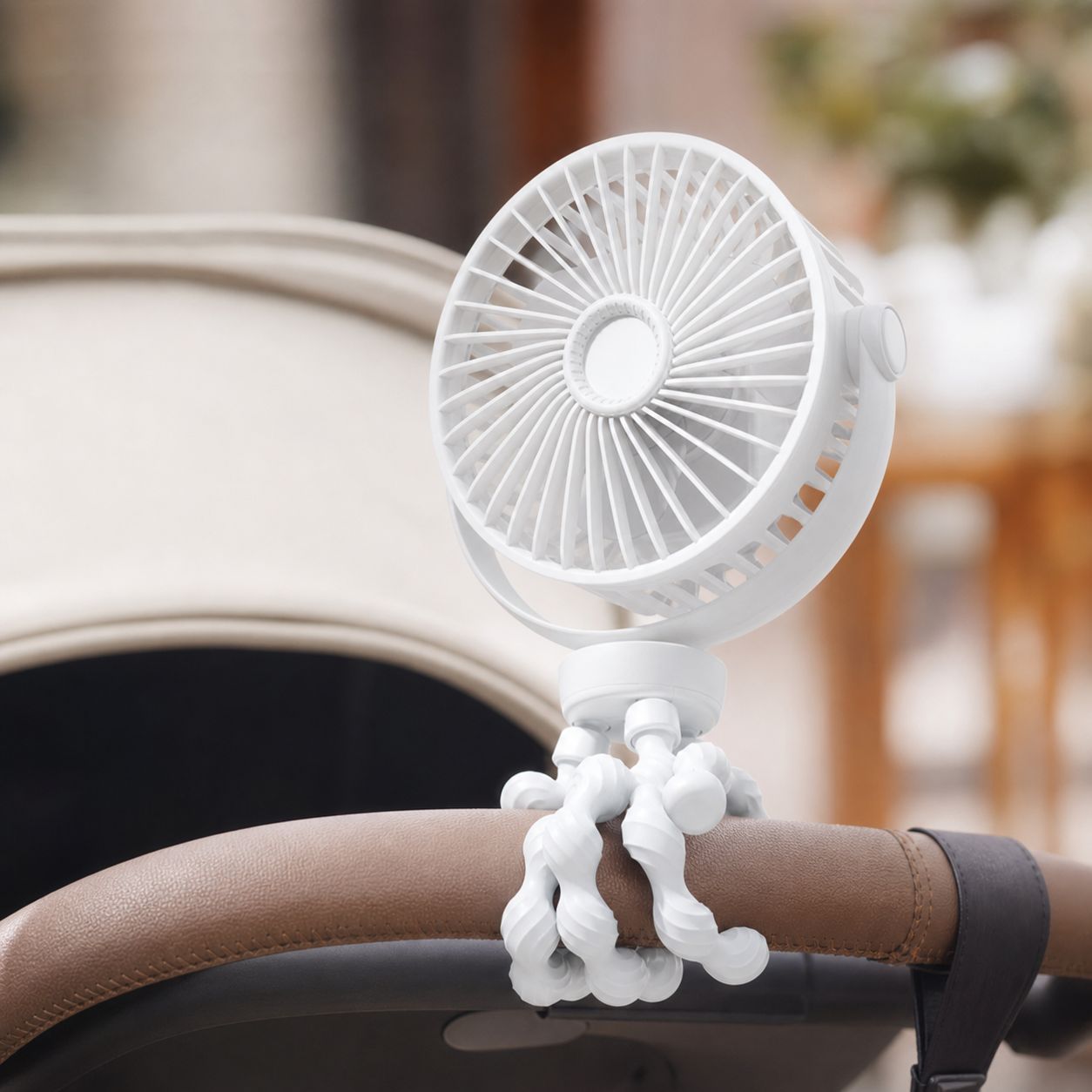 Wiederaufladbarer Usb-ventilator In Oktopusform (3600 Mah), Flexible, Rutschfeste Halterung Für Kinderwagen Und Schreibtisch, 8 Mm Sicherheitsgitter, Weiß