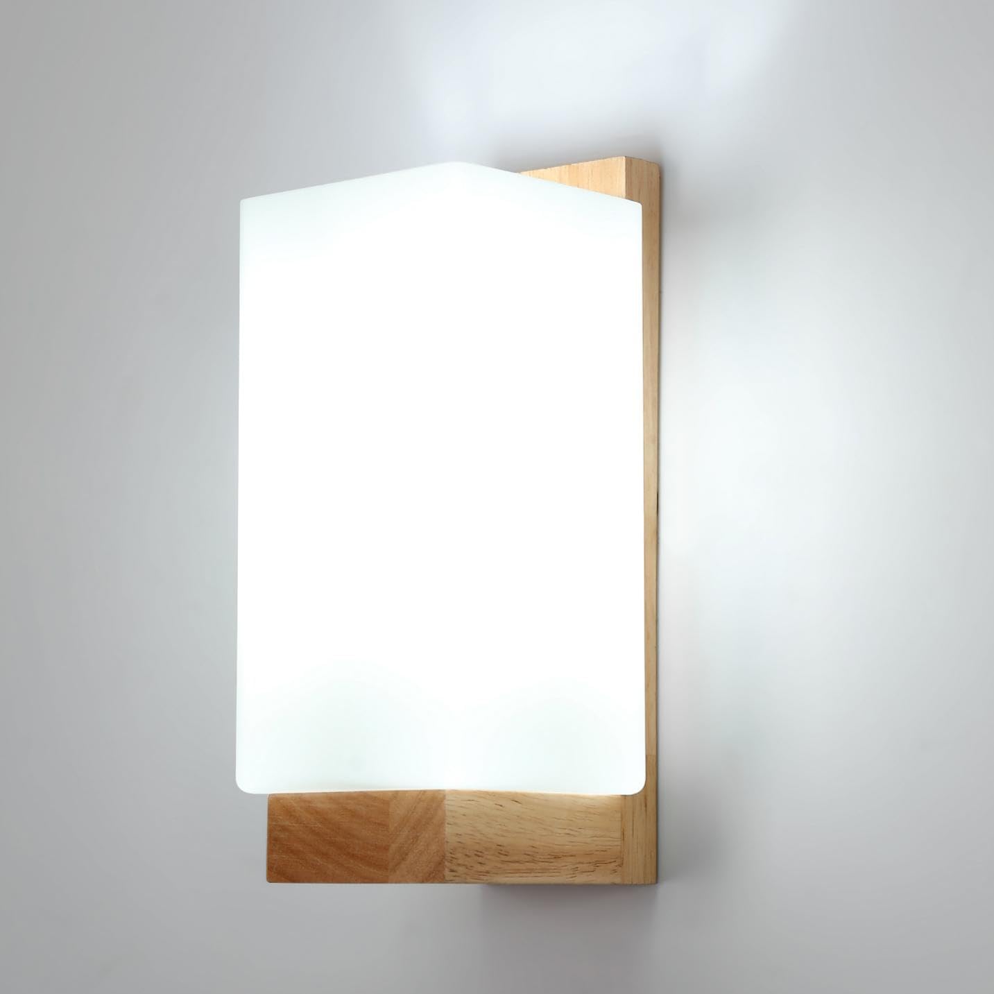 Die Wandleuchte Aus Holz E27, Größe 25 X 12 Cm, Ist Eine Minimalistische Wandleuchte, Die Für Räume, Salons, Krippensäle, Schleusen Oder Cafés Geeignet Ist.