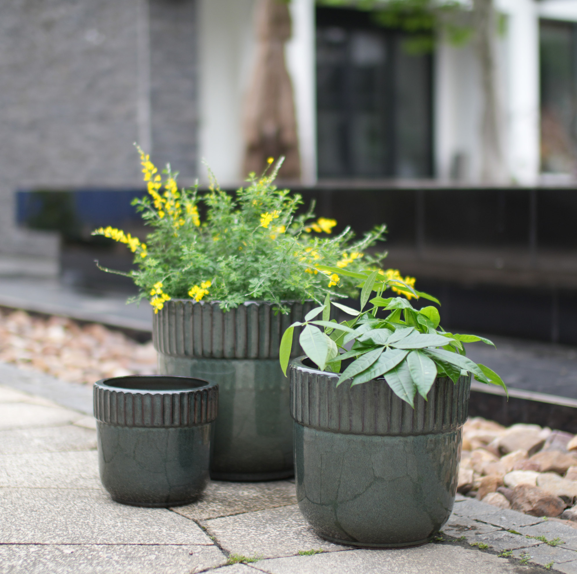 Handgefertigter Keramik-blumentopf Ø 23 Cm Dunkelgrün Glänzend Mit Ablaufloch