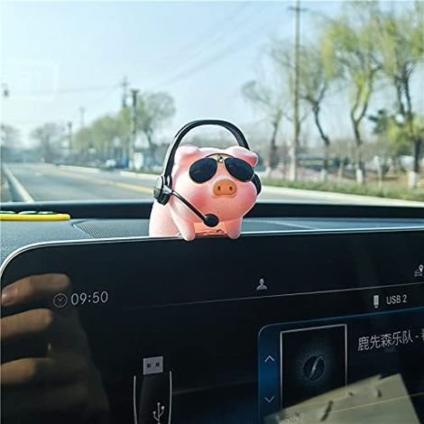 Décoration Cochon Porte-bonheur Pour Voiture – Bezaubernder Begleiter Für Bordtafel Und Dekoration Des Büros