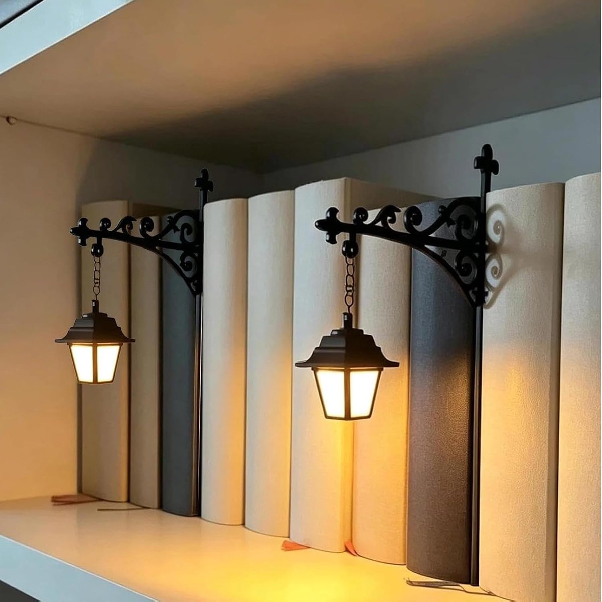 Set Aus 2 Buchstützen Aus Metall Mit Integrierter Beleuchtung – Bibliothekslaterne – Miniatur-regallaterne – Leselampe – Dekorative Regalbeleuchtung – Buchhalter