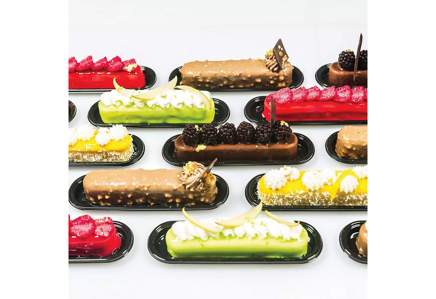 Silikomart Backform Silikon Dessertform für Éclairs inkl.Teigschneider + 8 Servierbretter Bild 4
