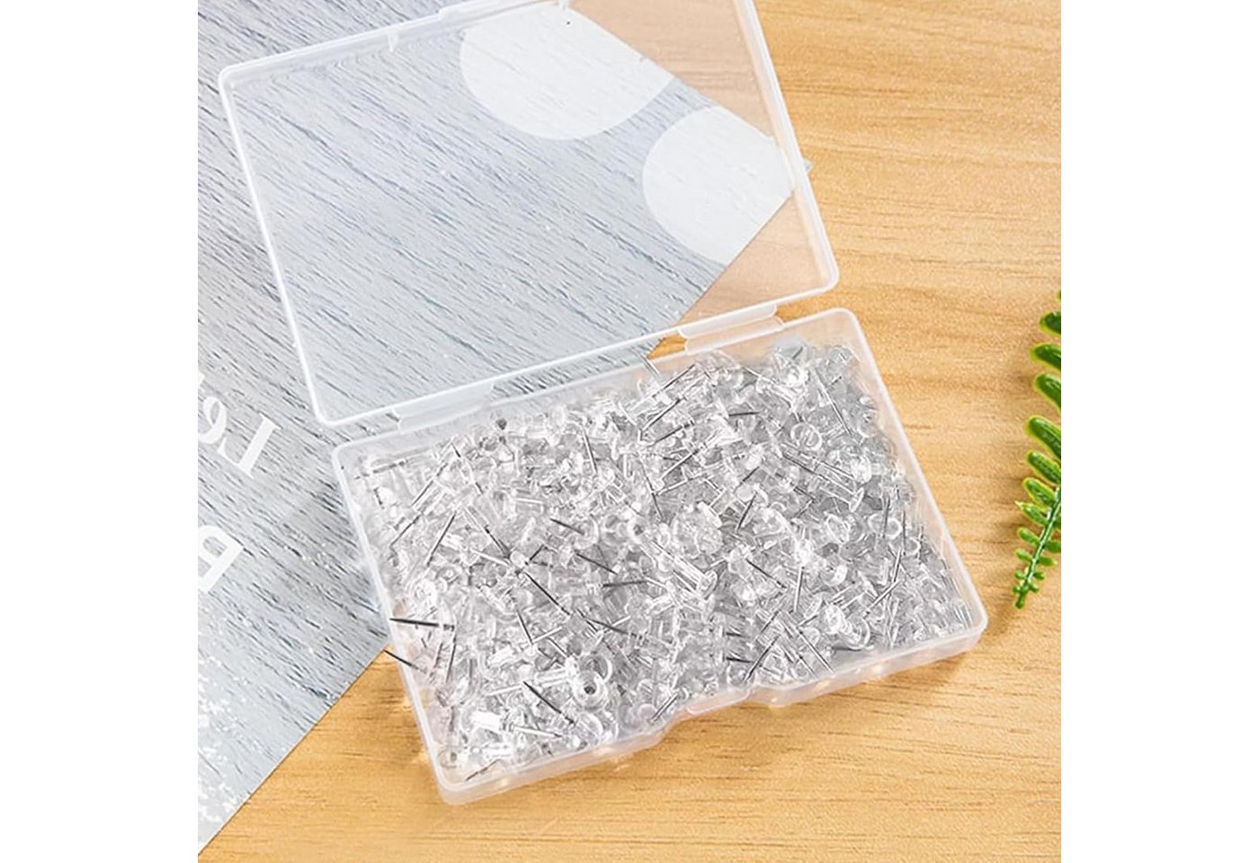 FELIXLEO Heftzwecke 120 Stück transparente Reißzwecken in praktischer Plastikbox für DIY Bild 4