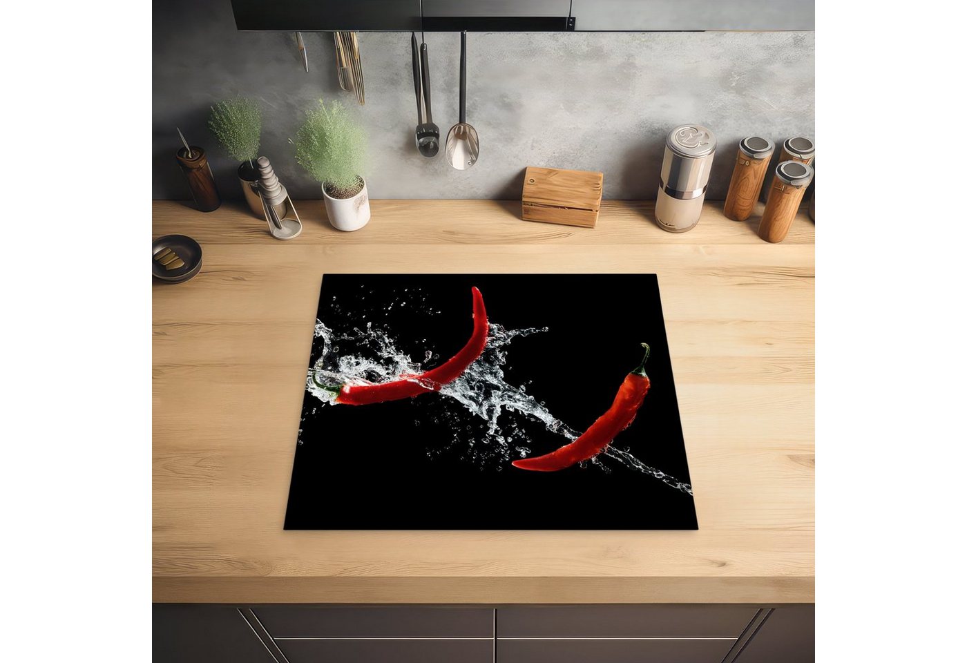 MuchoWow Herd-Abdeckplatte Chilischote - Stilleben - Wasser - Schwarz - Rot, Vinyl, (1 tlg), Ceranfeldabdeckung Küche, Herdabdeckplatte Einteilig, 60x52 cm Bild 4