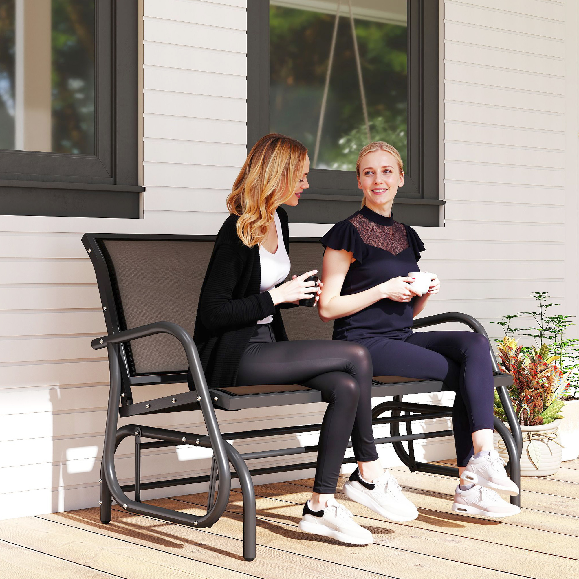 Zweisitzige Gartenschaukelbank, Modernes Design, Hoher Komfort, Armlehnen, Ergonomische Sitzfläche Und Rückenlehne, Metall Und Stoff, Schwarz.