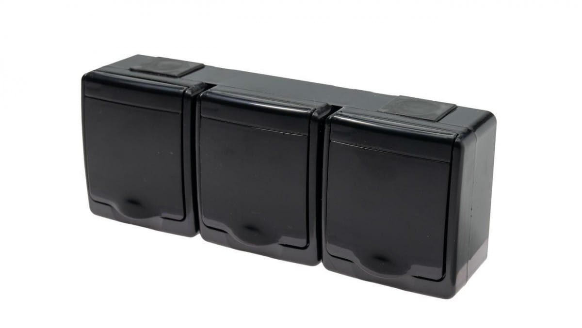 Beta Dreifach-hermetiksteckdose, Schwarz, Schwarze Klappe, Ip44 /d.3714cggg/1/