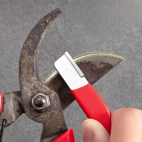 Ein Professionelles Reinigungsgerät, Das An Alle Arten Von Küchenmessern Angepasst Ist Und Den Gartenschrank Und Die Küchenutensilien Umfasst.