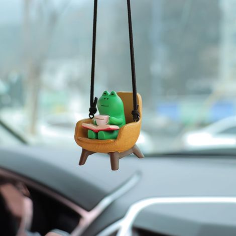 Accessoire Für Den Kühlschrank In Form Von Grenouille, Bezaubernde Grenouille Auf Einem Canapé, Beim Sitzen Und Genießen Im Café, Als Dekoration Fürs Auto, Als Anhänger.