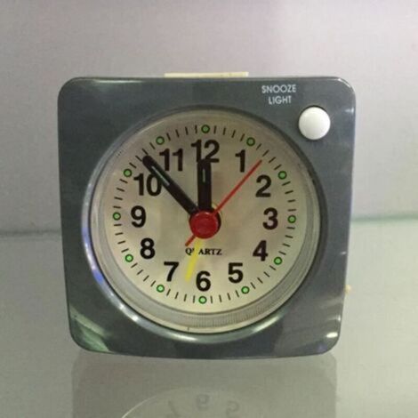 Grau – Kleiner Quadratischer Nachttischwecker Mit Led-licht, Lautlosem Scan-alarm, Nicht Tickendem Timer,