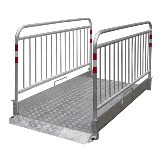 Schake Grabenbrücke Secure aus Aluminium mit Sicherheitsgeländer 3,20m lang