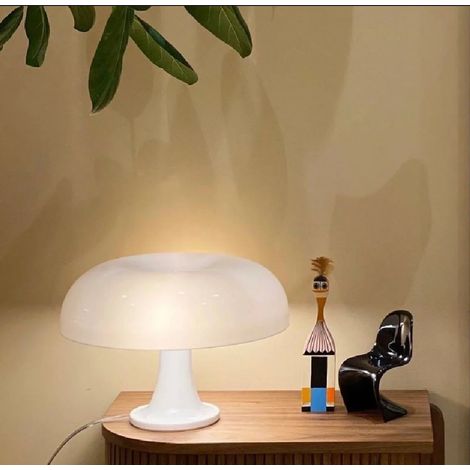 Weiße Tischlampe Aus Polycarbonat (vier Glühbirnen Im Lieferumfang Enthalten) -