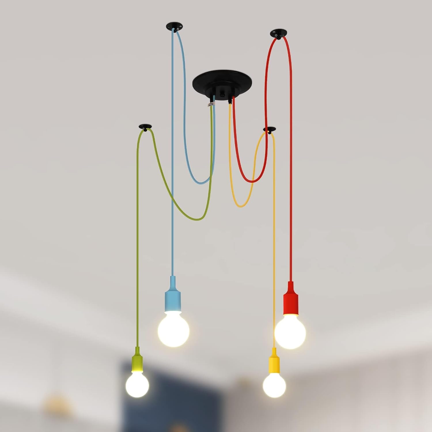 4-flammige Pendelleuchte Mit Mehrfarbigen Lampenschirmen, Kreative, Verstellbare Deckenleuchte Für Kinderzimmer, Wohnzimmer Und Esszimmer. Leuchtmittel Nicht Enthalten.
