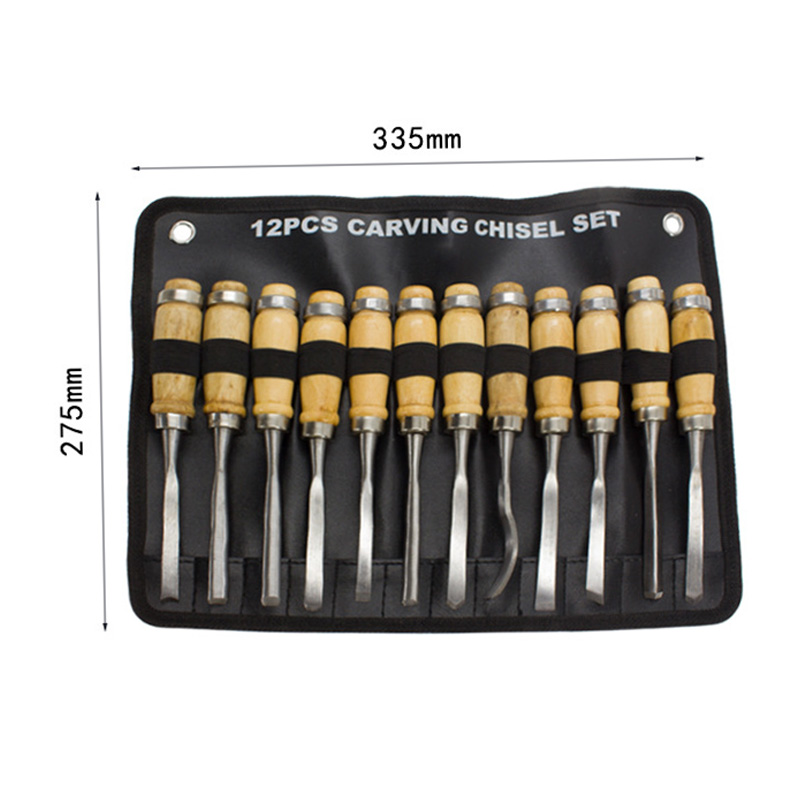 Set Aus 12 Holzschnitzwerkzeugen, Darunter Holzmeißel, Handmeißel Und Schnitzmesser.