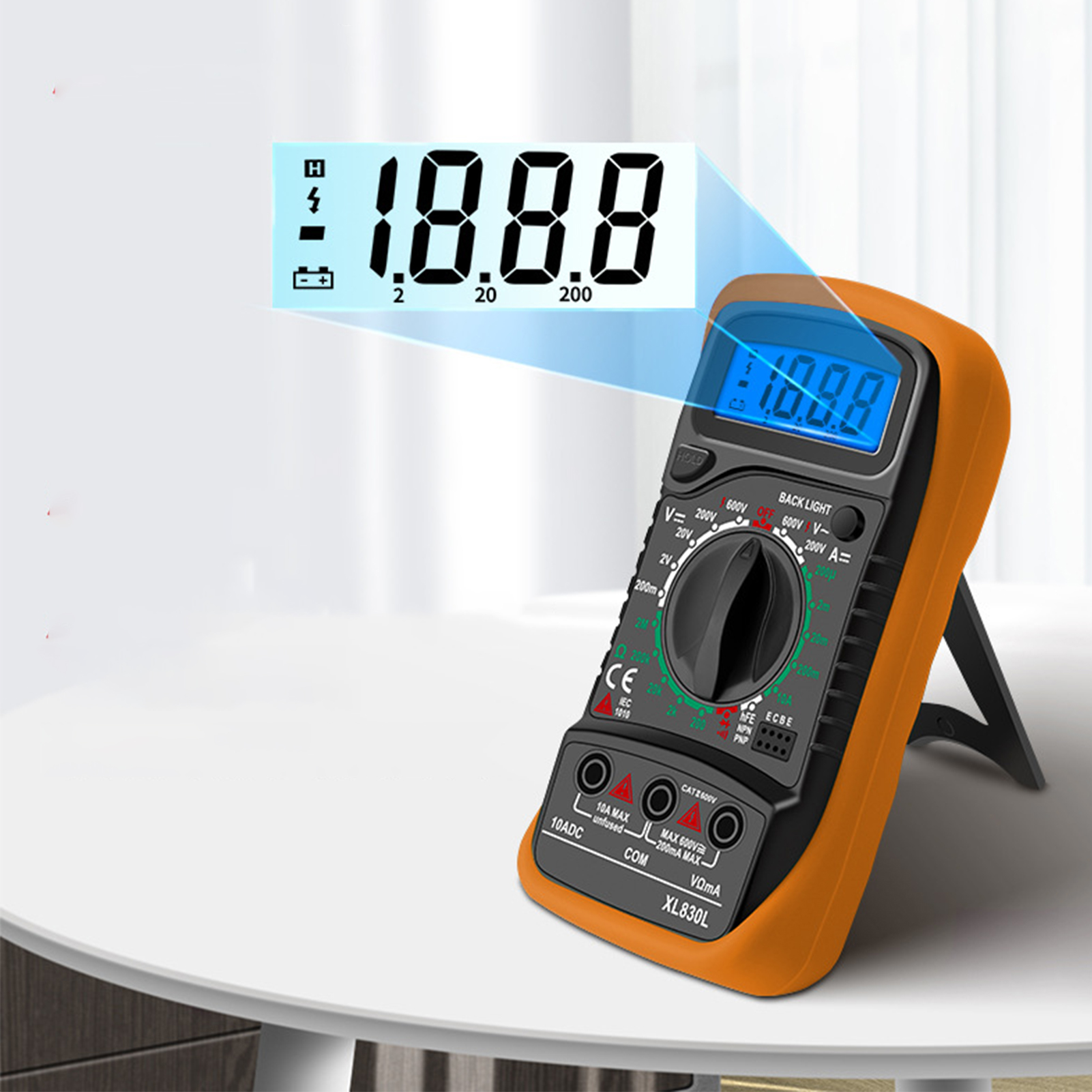 Die Gelbe Luftpolsterfolienverpackung Enthält Das Hochpräzise Digitale Multimeter Xl830l, Ein Multifunktionales Elektrisches Messgerät Zur Messung Von Widerstand Und Spannung.
