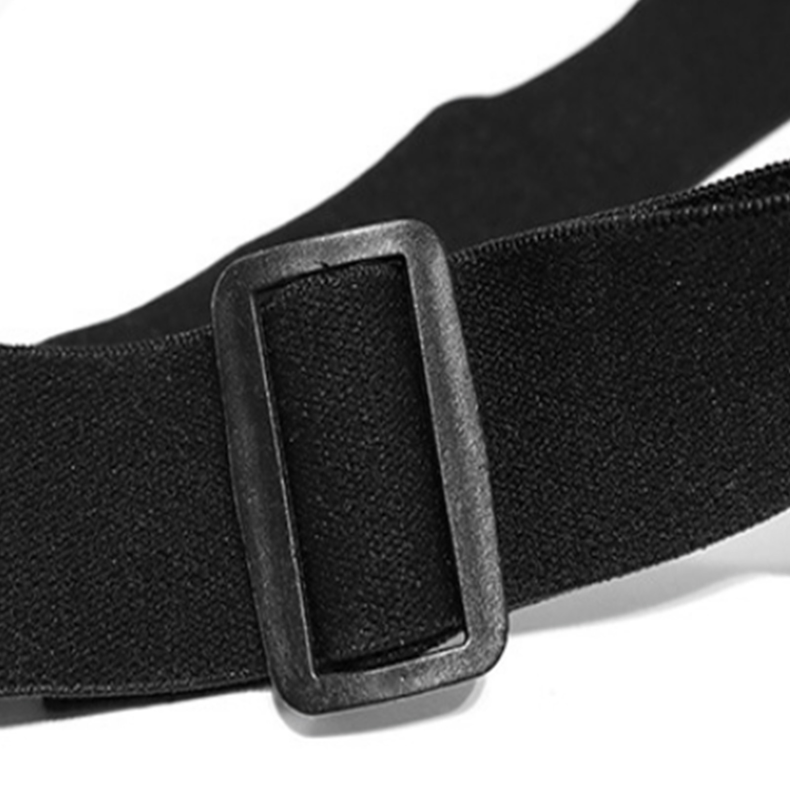 Schwarze, Staub- Und Spritzwassergeschützte Schutzbrille Mit Schwarzem Rahmen Und Klaren Gläsern.