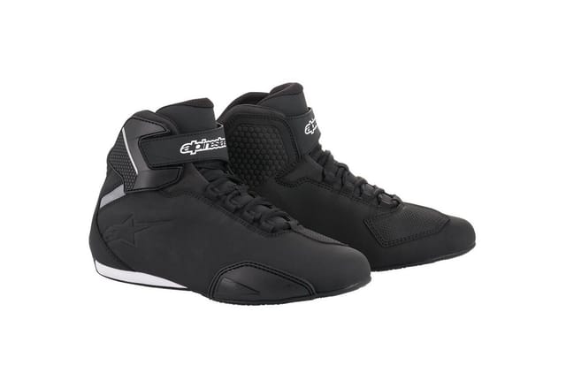 ein Paar Alpinestars Sektor Road Riding-Hochschuhe Größe 47 für