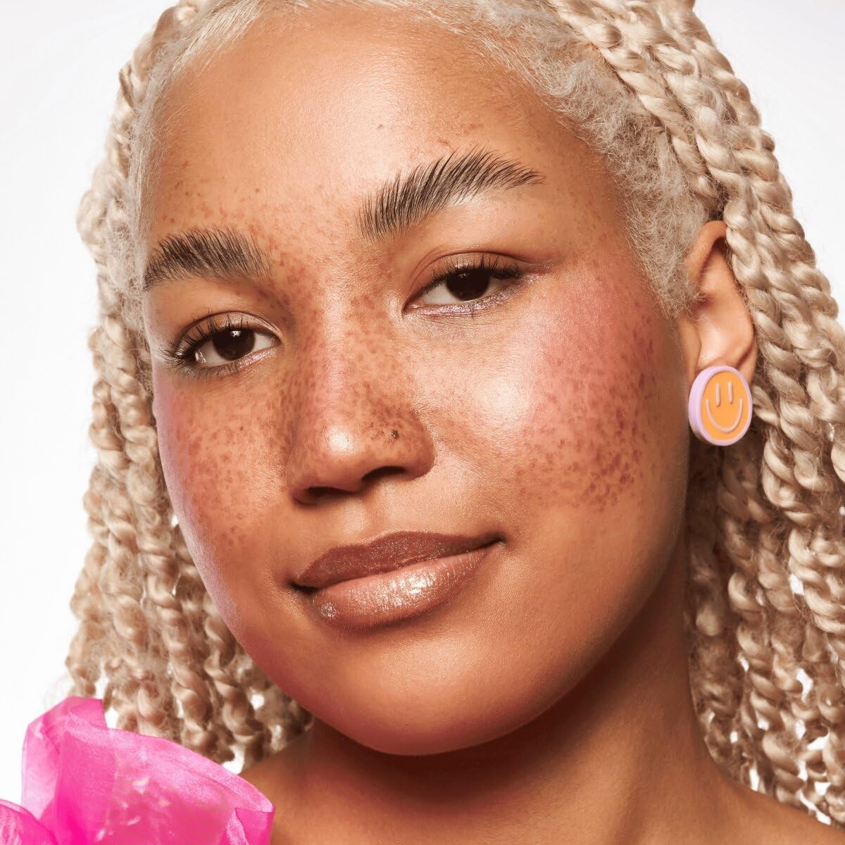 essence BABY GOT GLOW liquid highlighter, Nr. 10, 10 ml (1er Pack), 10 Seide Bild 7