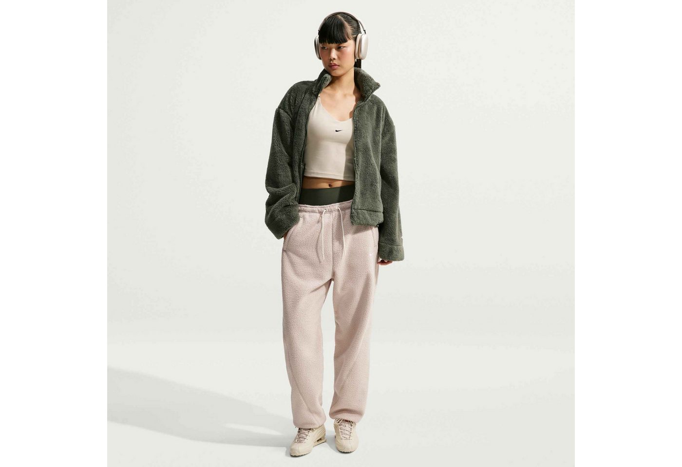 Nike Sportswear Sporthose W NK CHILL POLAR FLC PANT mit elastischem Bund, auch in großen Größen