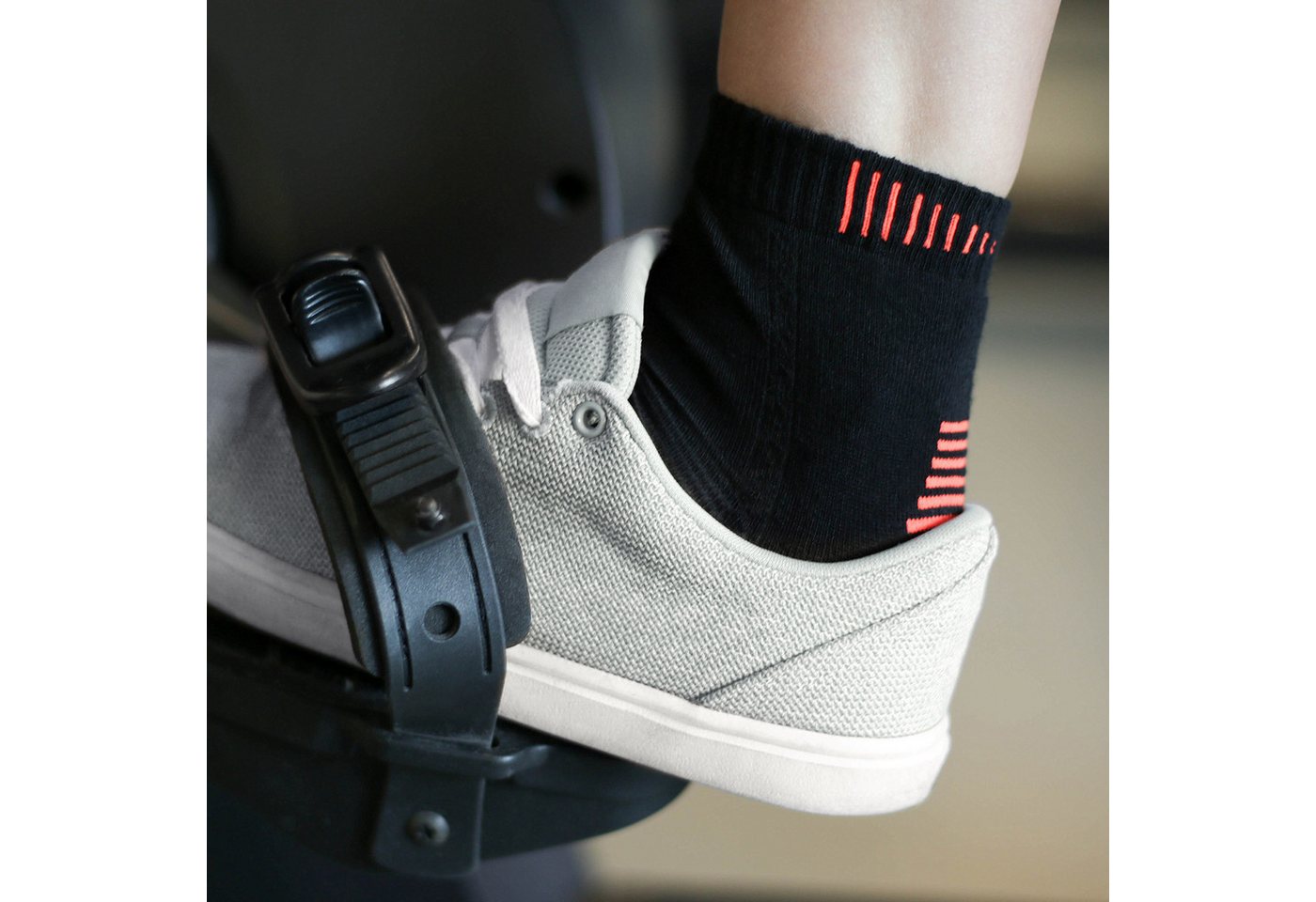CFLEX Sportsocken Damen & Herren Laufsocken (4 Paar) mit verstärkten Zonen