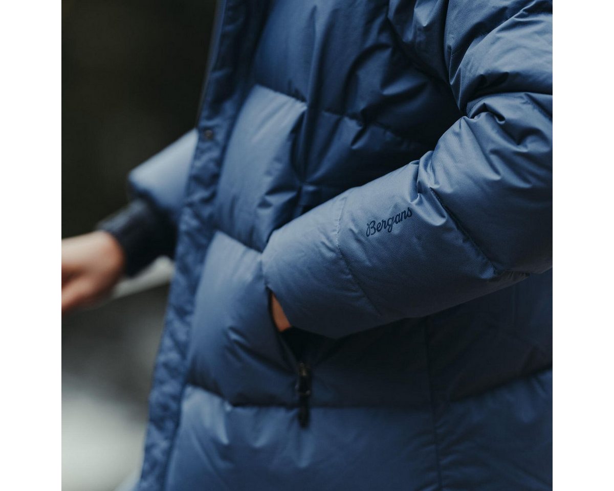 Bergans Outdoorjacke Oslo Down Long Coat Women Hochwertiger Daunenmantel mit innovativem Verschluss für optimalen