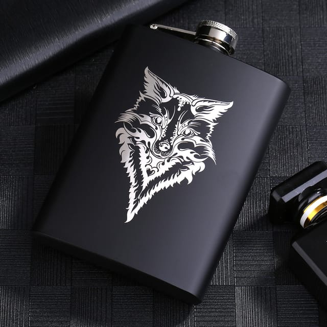 Mattschwarze 8oz-whiskyflasche Aus Edelstahl, Tragbar Für Reisen Und Outdoor-aktivitäten