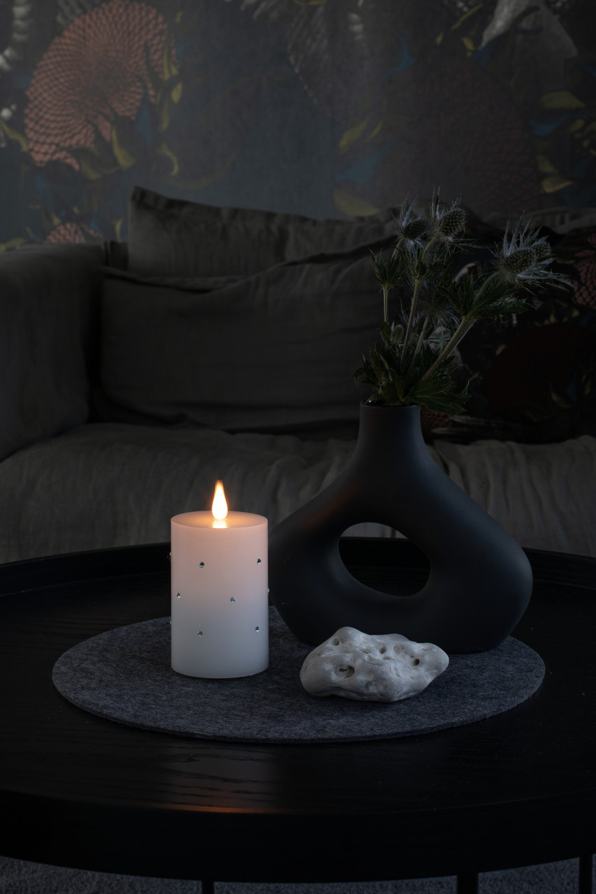 Konstsmide LED Echtwachskerze weiß mit 3D Flamme und Kristallen