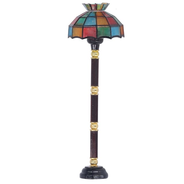 Miniatur-stehlampe Für Puppenhäuser, Farbige Led, Batteriebetrieben, Realistische Möbel Im Maßstab 1:12