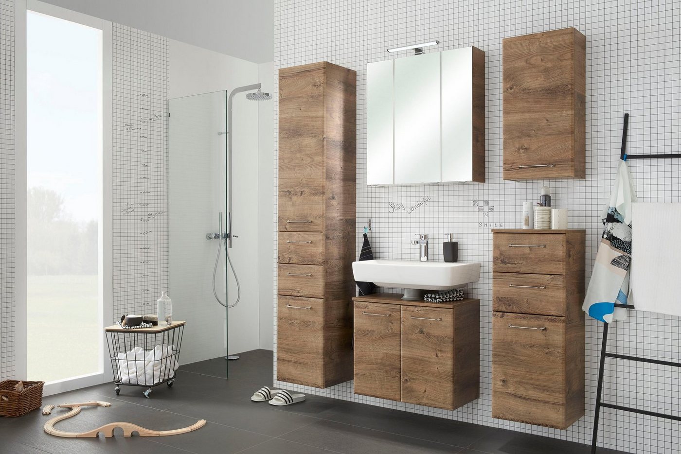 Saphir Hängeschrank Quickset Wand-Badschrank 35 cm breit mit 1 Tür, 2 Einlegeböden Badezimmer-Hängeschrank inkl. Türdämpfer, Griffe in Chrom Glanz Bild 4