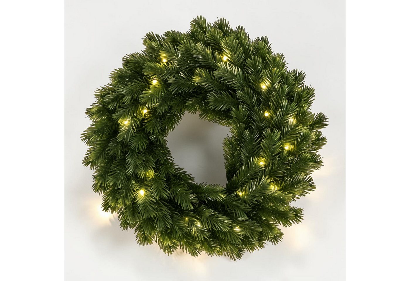 OTTO home LED Dekoobjekt LED Tannenkranz BRYLIE, Ø 40 cm, LED fest integriert, 30 warmweiße LED's, Batteriebetrieb (2xAA) mit 6/18 Std. Timer