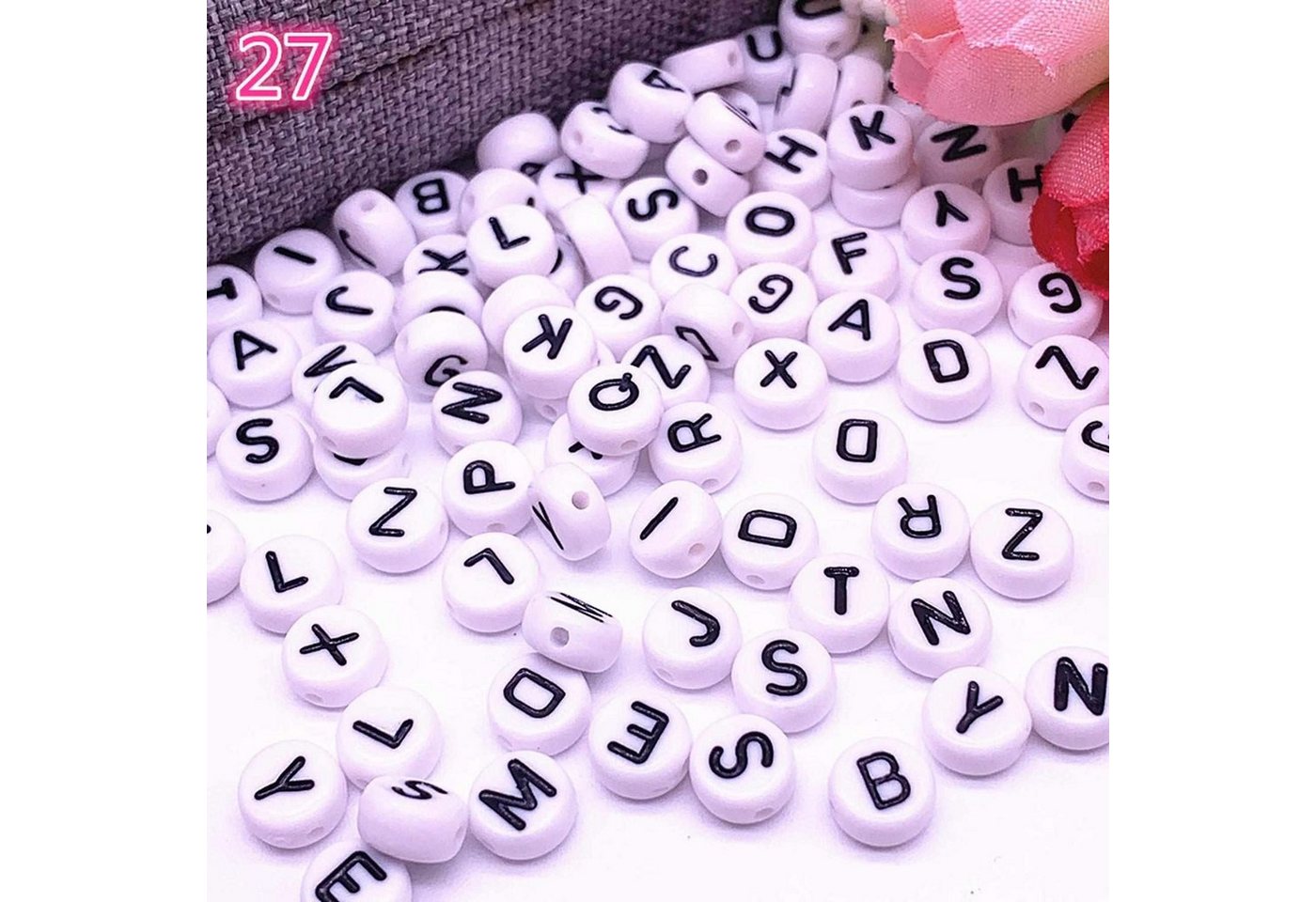 Kopper-24 Bastelperlen Buchstaben Perlen, 30 Stück, 4x7 mm, weiß mit schwarz, rund, Buchstabe, (30-tlg)