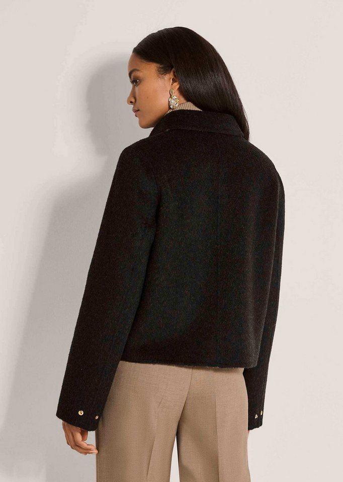 MADELEINE Outdoorjacke Doubleface-Jacke in kastiger Form Lässiger Einreiher mit klassischem Hemdkragen Bild 4