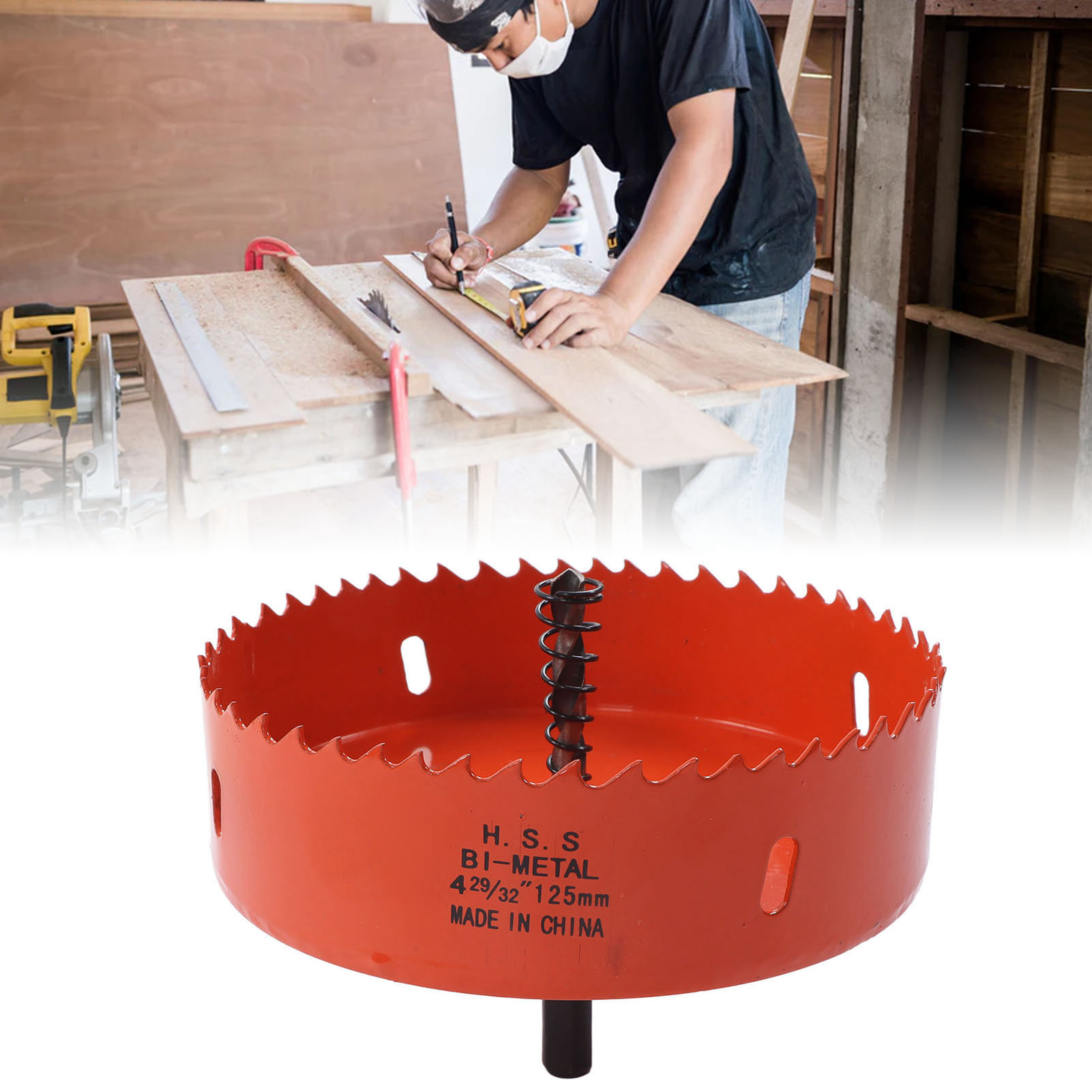 Die Hss-bimetall-lochsäge Mit Robustem Spannfutter Wird Zur Herstellung Von Cornhole-brettern, Holz, Pvc, Gipskarton, Aluminium Und Metall (4-29/32") Verwendet.
