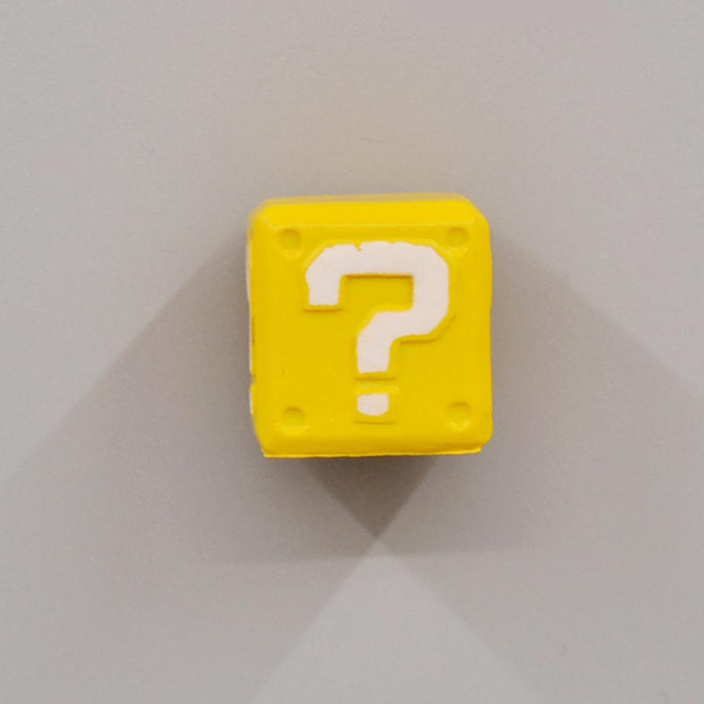 Set Mit 3d-super-mario-kühlschrankmagneten. Der Einzelpreis Eines Dekorativen Mario-magneten Basiert Auf Dem Vorgängermodell, Das Im 10er-set Angeboten Wurde.