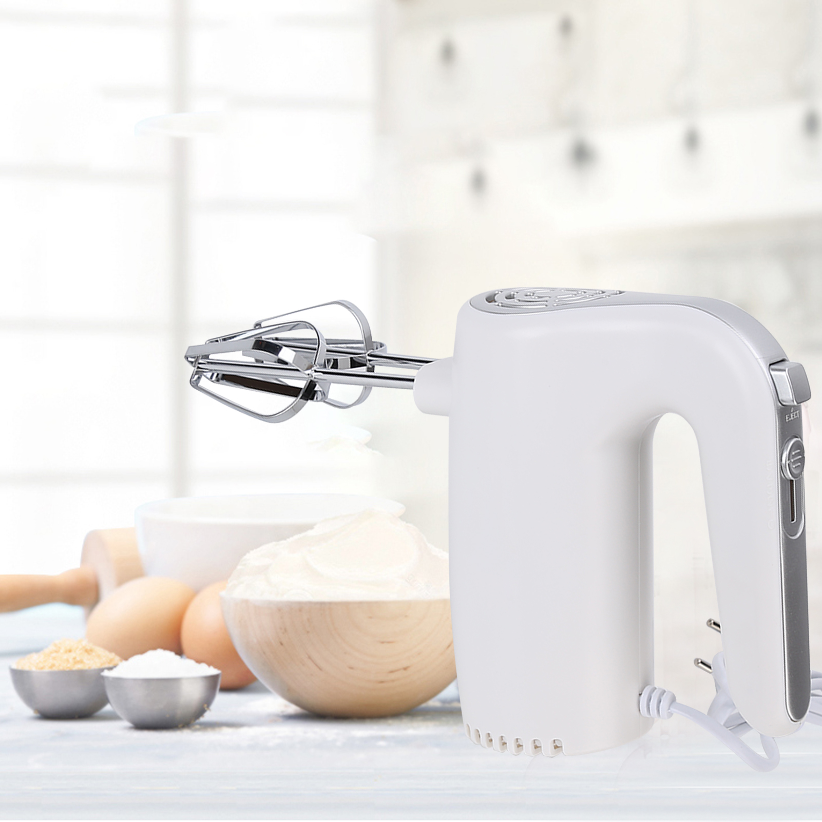 Tragbarer Elektrischer Eierquirl, Für Backwaren Zu Hause, Kleiner Kuchenquirl, Automatischer Eierquirl, Europäischer Standard, 220 V, Weiß.