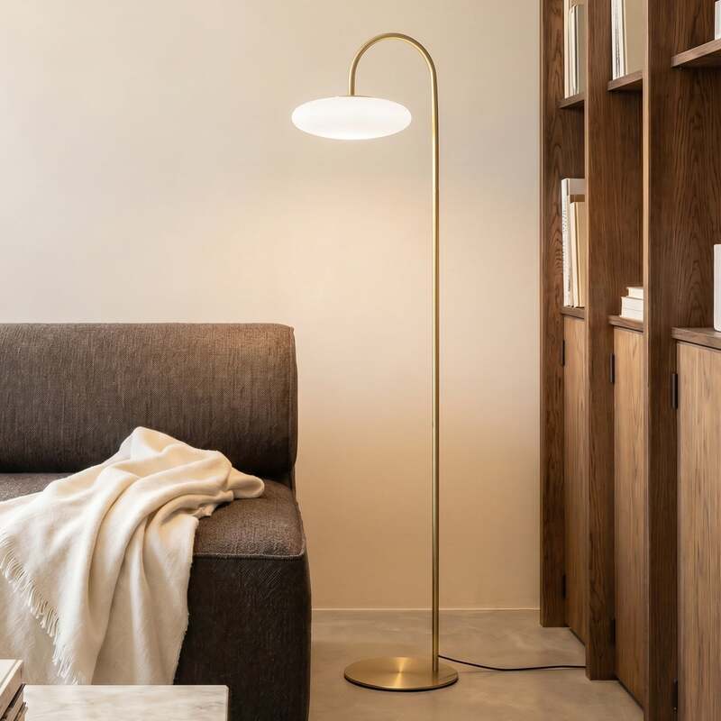 [neuwertig] B-ware Lucande Stehleuchte Tenebra Led Dimmbar Lampe Messing Weiß 150cm 570 Lumen
