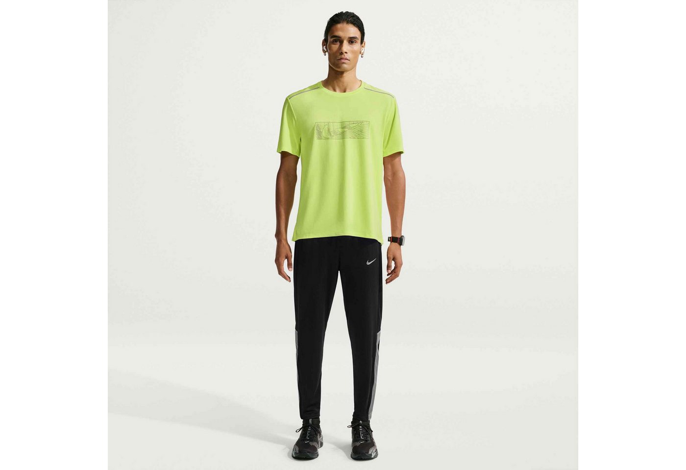 Nike Laufshirt M NK DF UV MILER WNT SS TOP Kurzarm, mit Rundhalsausschnitt, schnell trocknend, atmungsaktiv