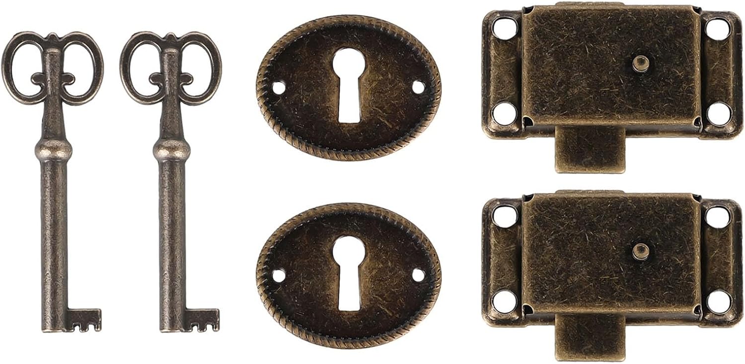 Set Mit 2 Bronzenen Schranktürschlössern Im Antik-stil Inklusive Schlüsseln – Klassische Eisenriegel Für Holzschränke, Schubladen Und Regale – Sicherheitsbeschläge Als Ersatz – 53 X 27 Mm