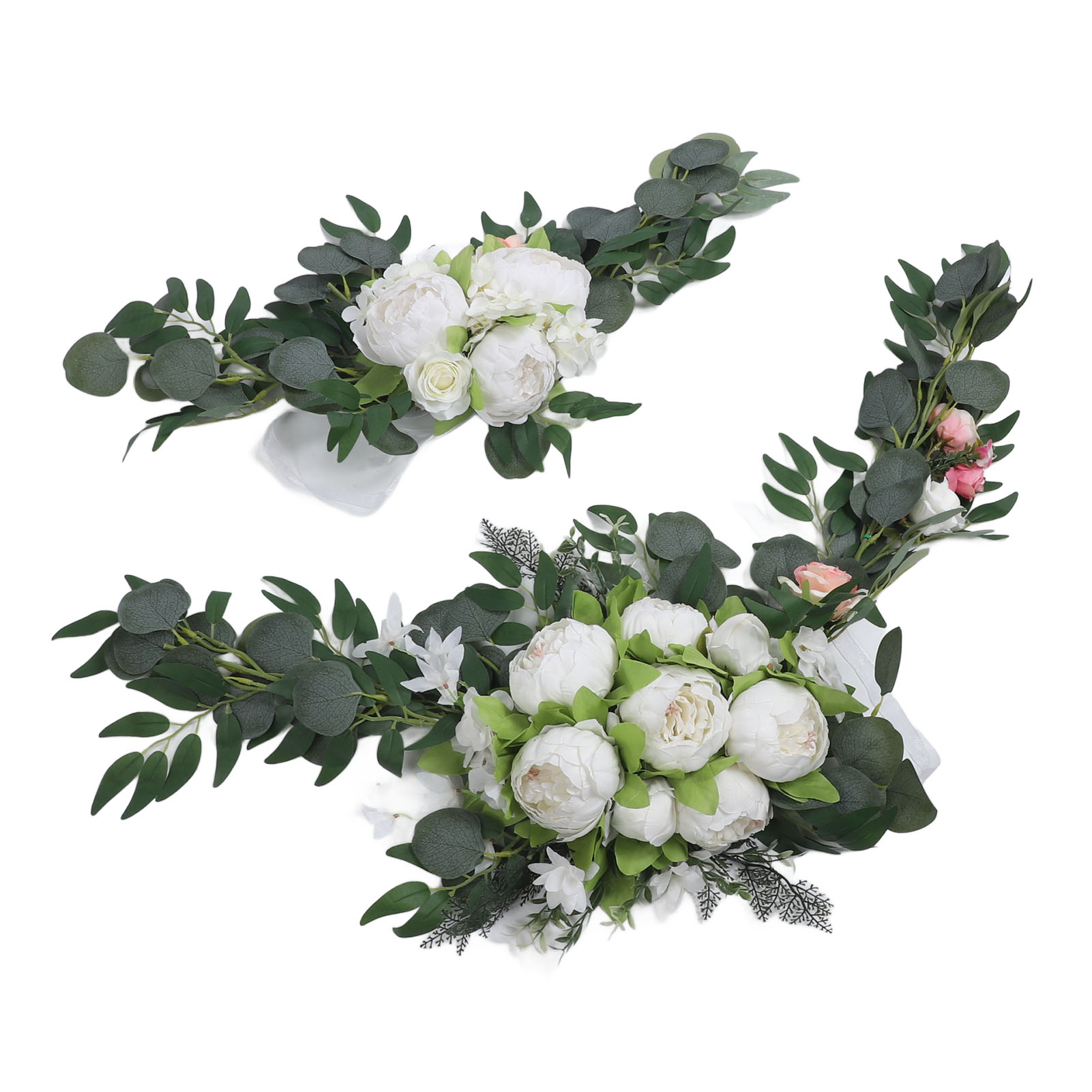 Zwei Weiße, Uv-beständige Künstliche Hochzeitsbögen Mit Weißen Blüten. Elegante Und Romantische Blumendekoration.