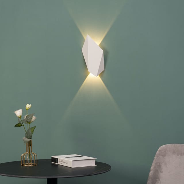 Weiße Led-wandleuchte Mit Geometrischem Design - Giada