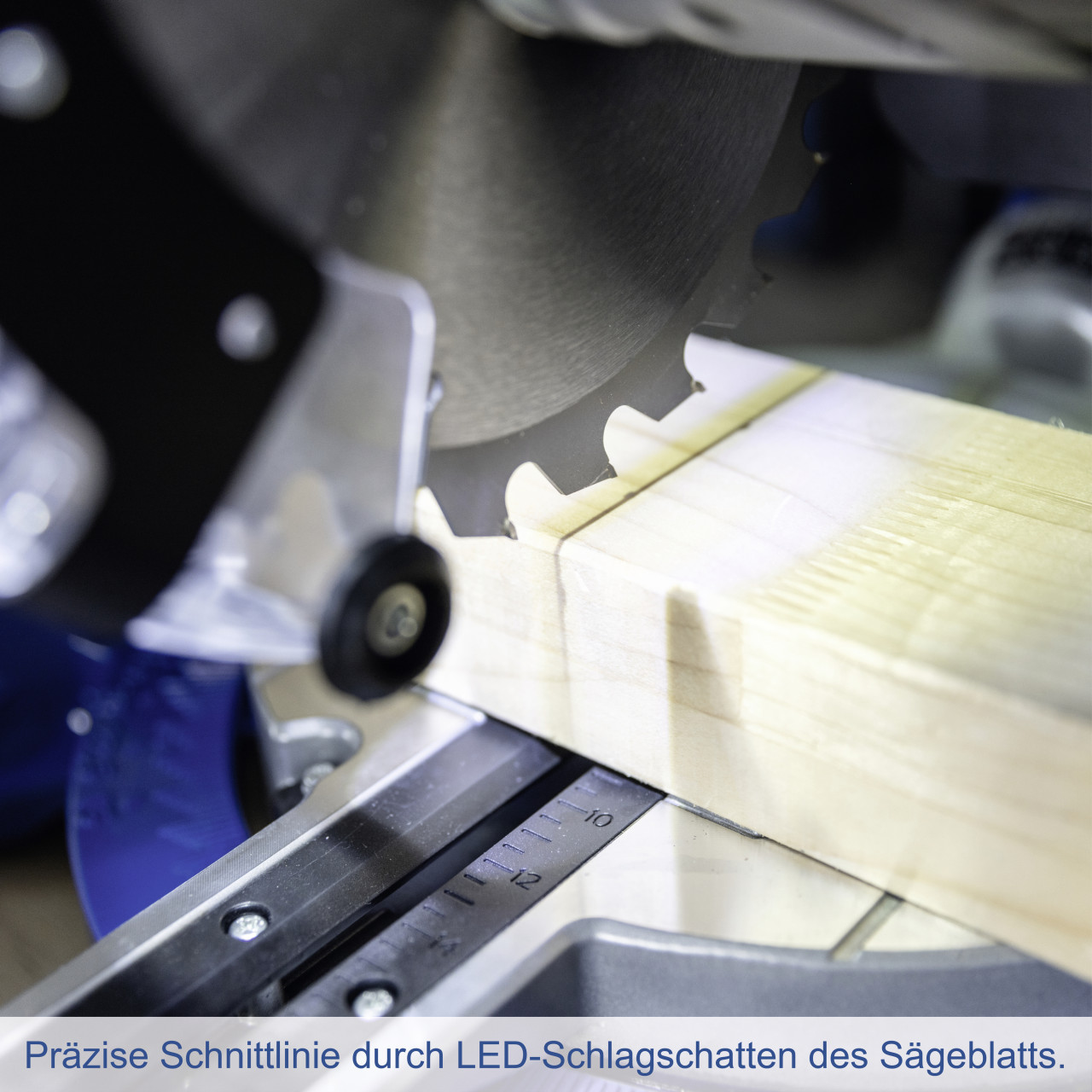 Scheppach Kappzugsäge HM216SPX mit LED-Schattenlicht & 2x Sägeblätter 2000 W