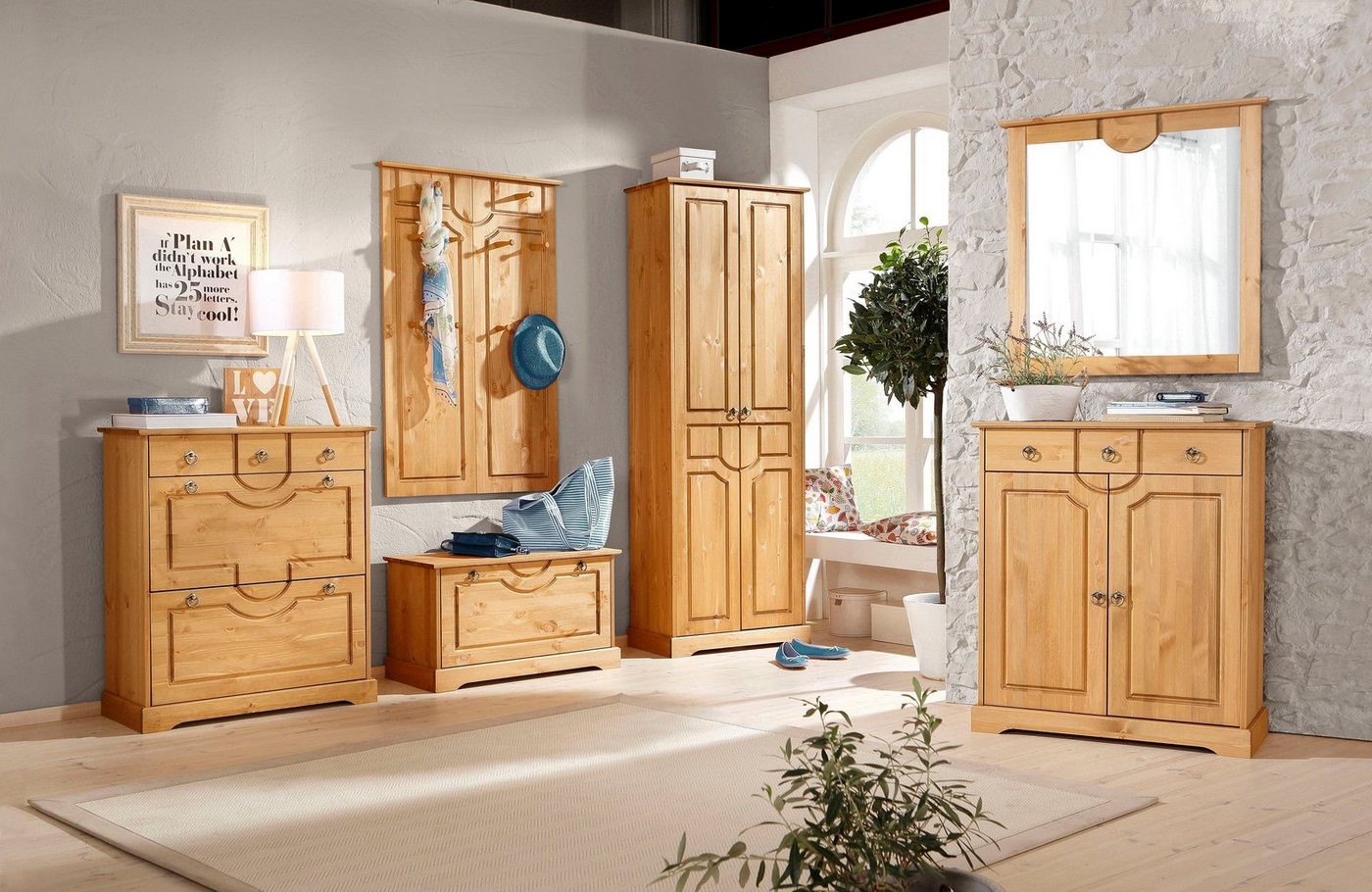 OTTO home Garderobenpaneel Klera, mit dekorativen Fräsungen, Kiefer, Landhausstil (Made in Europe), Mit 10 Kleiderhaken, aus massiver Kiefer Bild 2