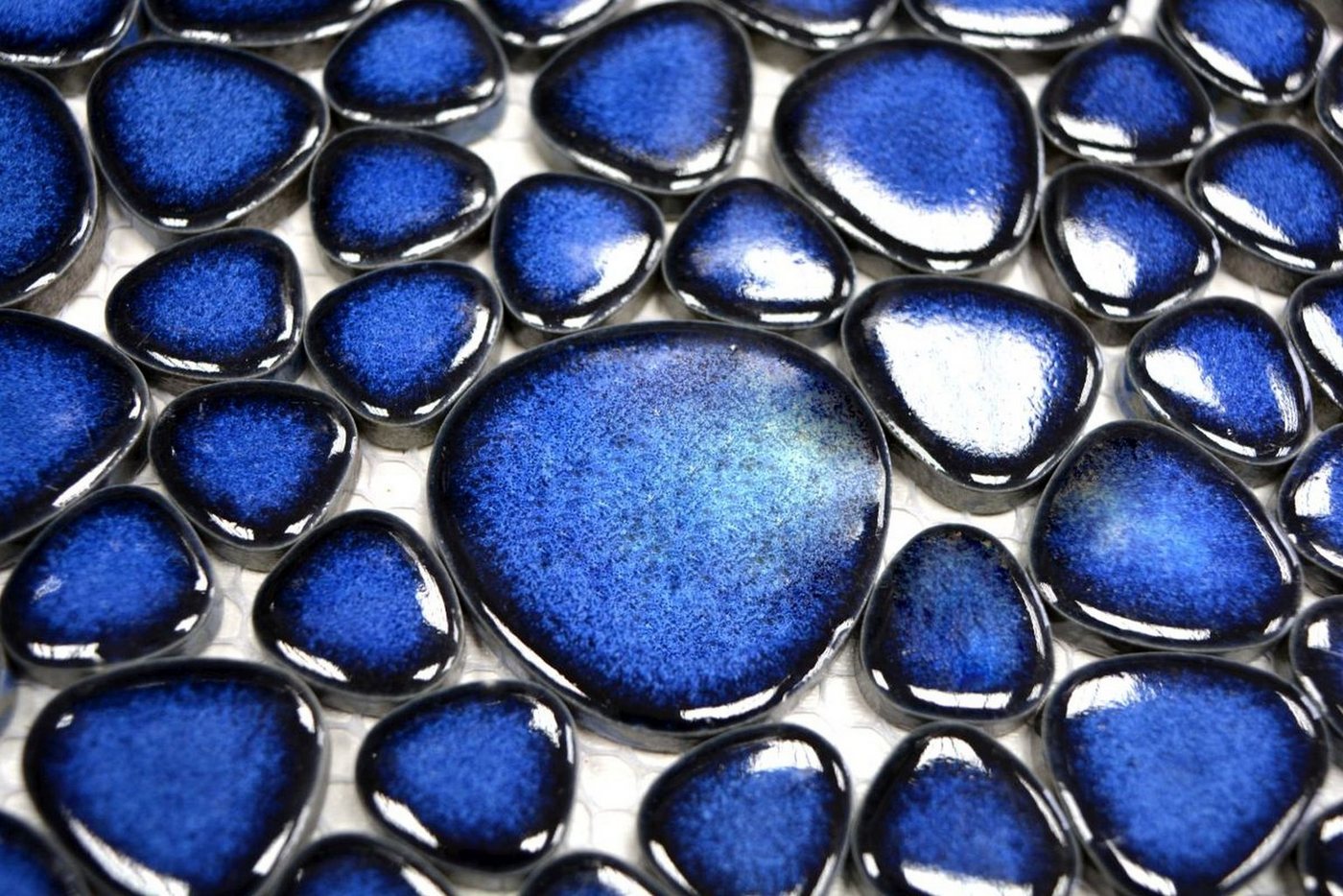 Mosani Mosaikfliesen Kieselmosaik Pebbles Keramikdrops blau glänzend Fliesenspiegel Bild 2