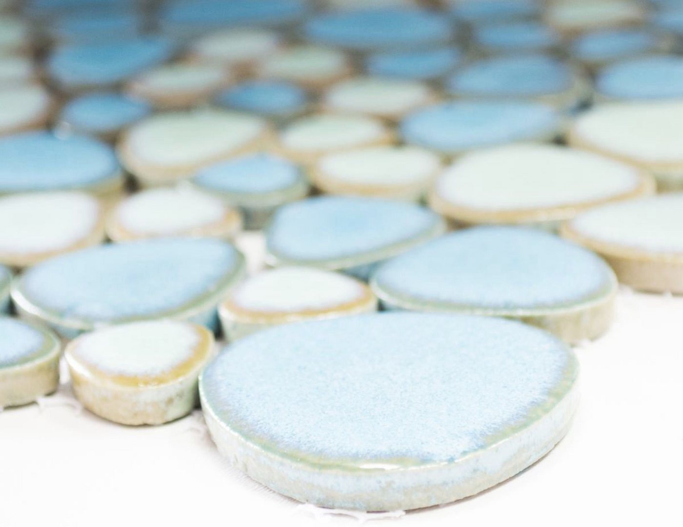 Mosani Mosaikfliesen Kieselmosaik Pebbles Keramikdrops türkisgrün hellblau Dusche Bild 2