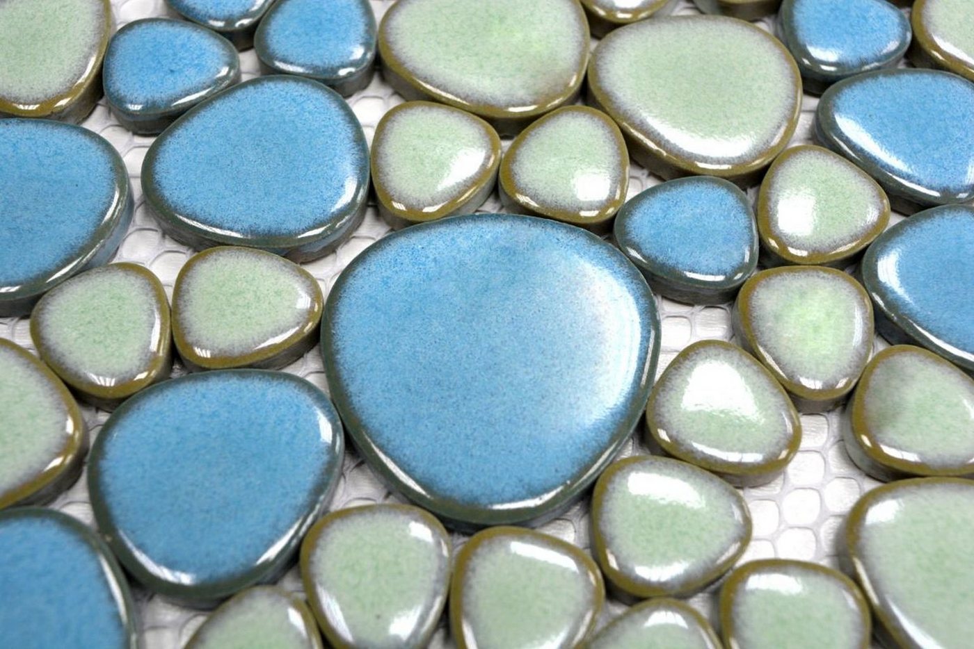 Mosani Mosaikfliesen Kieselmosaik Pebbles Keramikdrops türkisgrün hellblau Dusche Bild 3